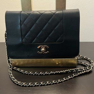 CHANEL small classic lambskin handbag, black & gold toned metal